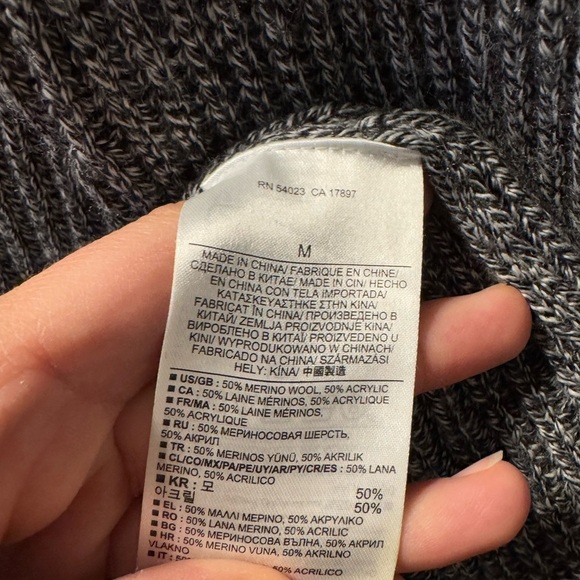 Banana Republic Oversized Italian Wool Turtleneck Sweater - Picture 2 of 5